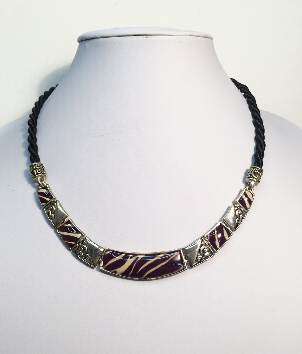 Zebra patterned necklace with Silver filigree